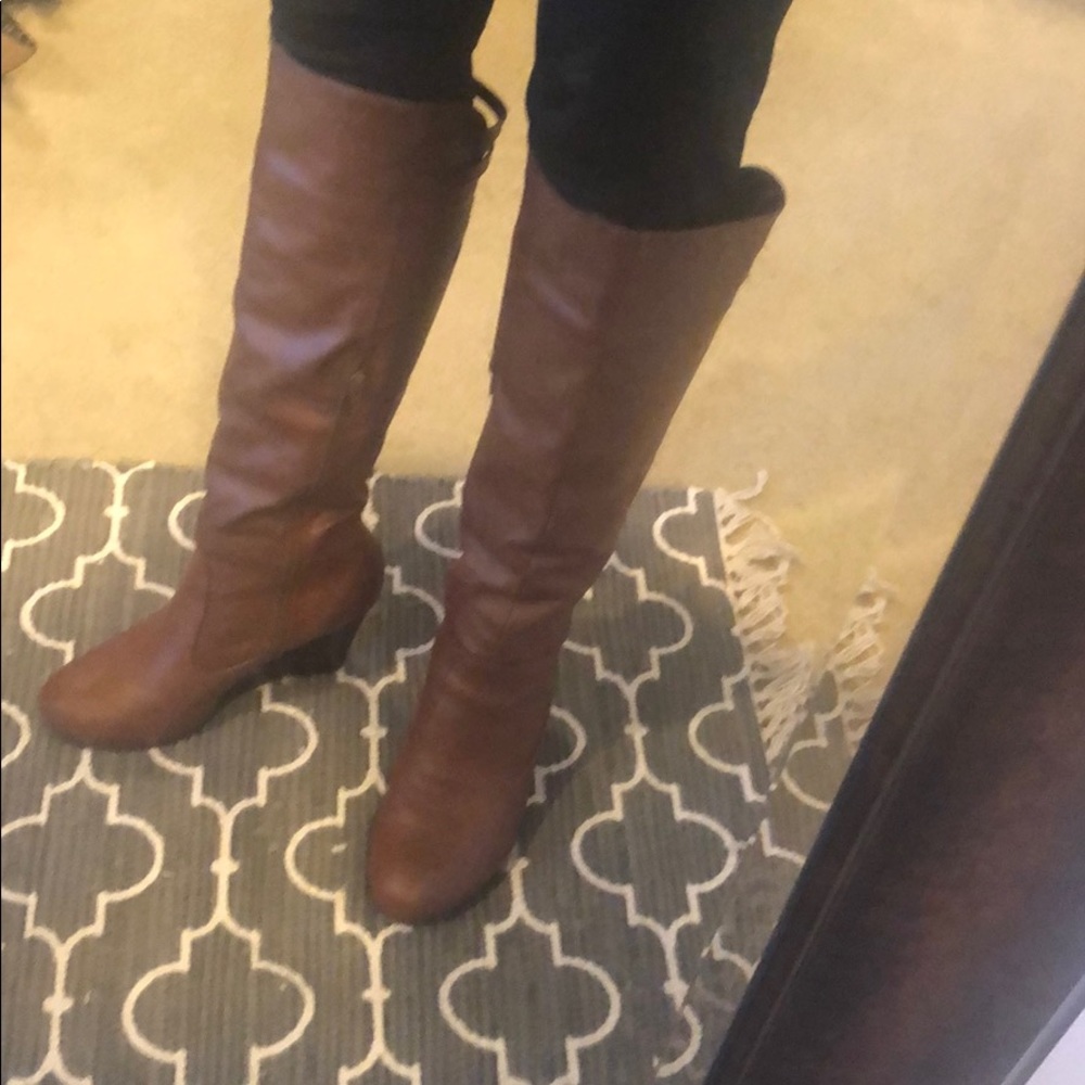 Camel wedge boots